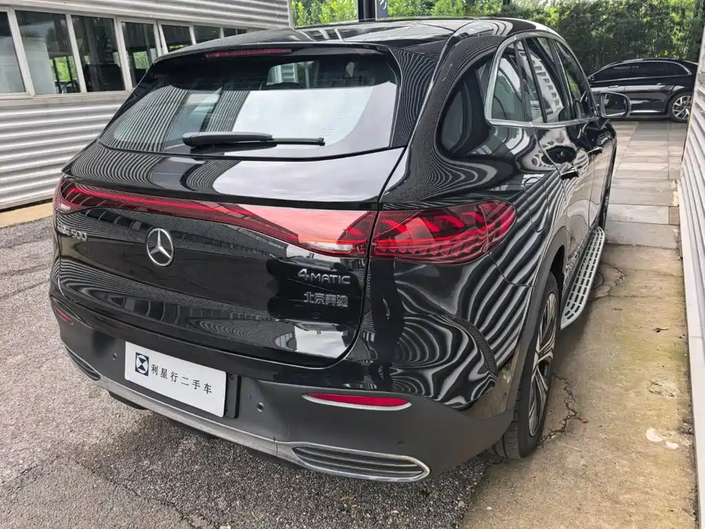 Mercedes-Benz EQE SUV — миниатюра 4