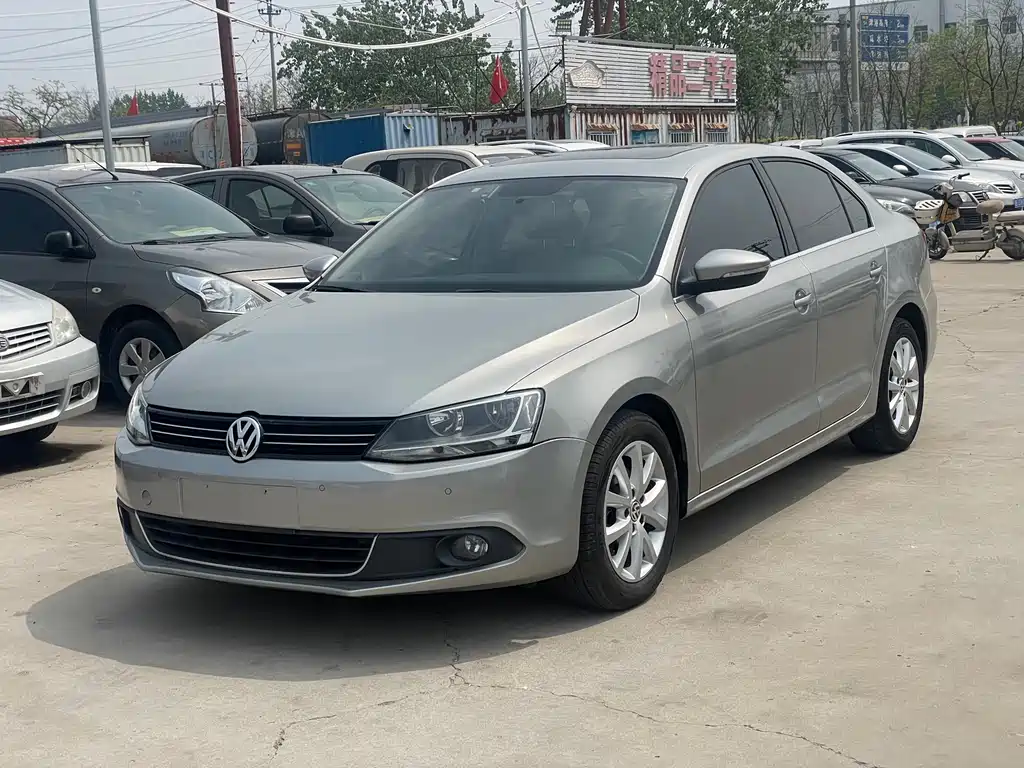 Volkswagen Sagitar 2012