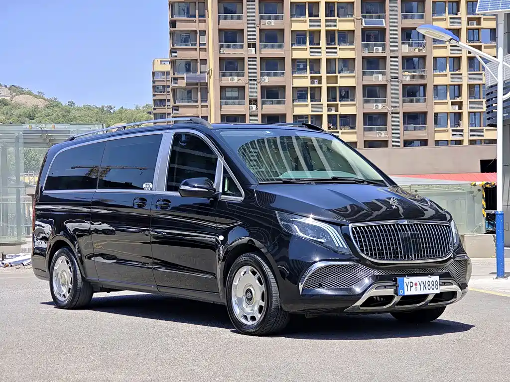 Mercedes-Benz Vito 2023 2.0T Elite 7 мест