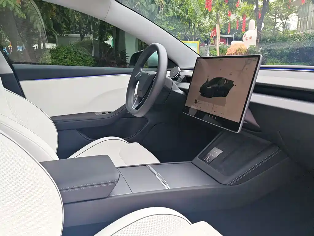 Tesla Model 3 — миниатюра 15