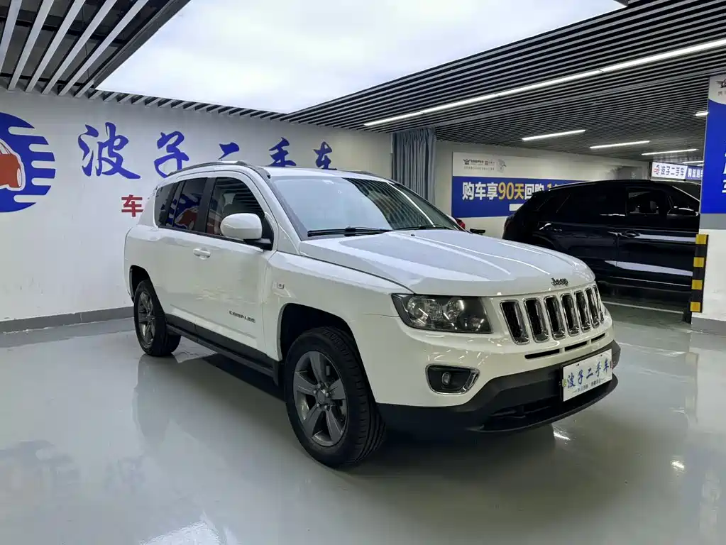 Jeep Compass (Import) — миниатюра 3