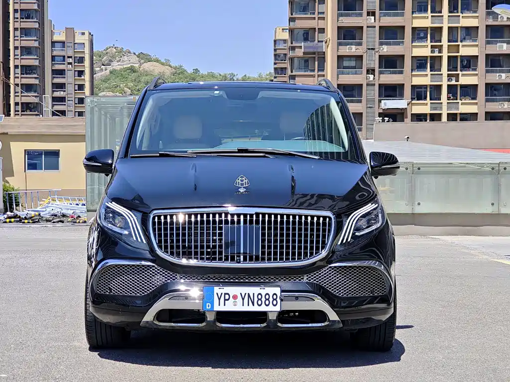 Mercedes-Benz Vito 2023 2.0T Elite 7 мест
