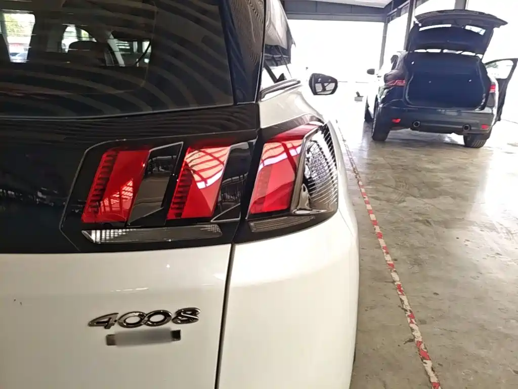 Peugeot 4008 — миниатюра 4