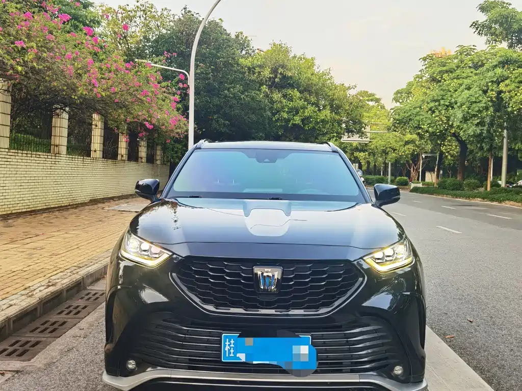 Toyota Crown Kluger