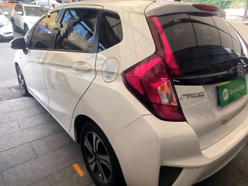 Honda Fit — миниатюра 5