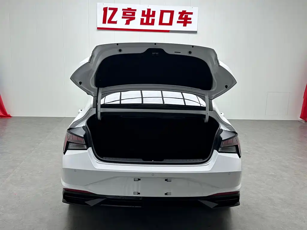 Hyundai Elantra — миниатюра 22