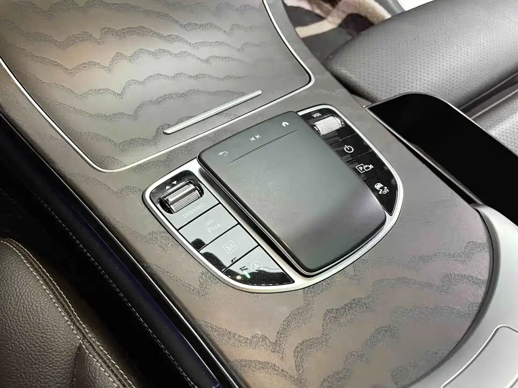 Mercedes-Benz GLC — миниатюра 17
