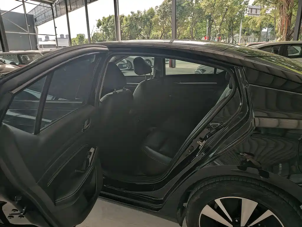 Nissan Teana — миниатюра 13