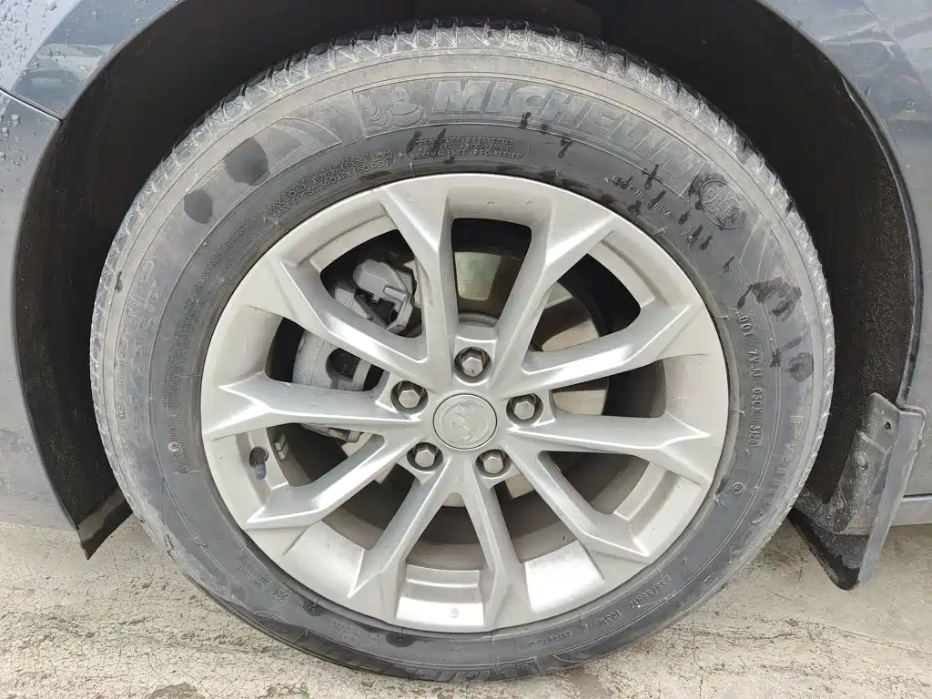 Buick LaCrosse — миниатюра 23