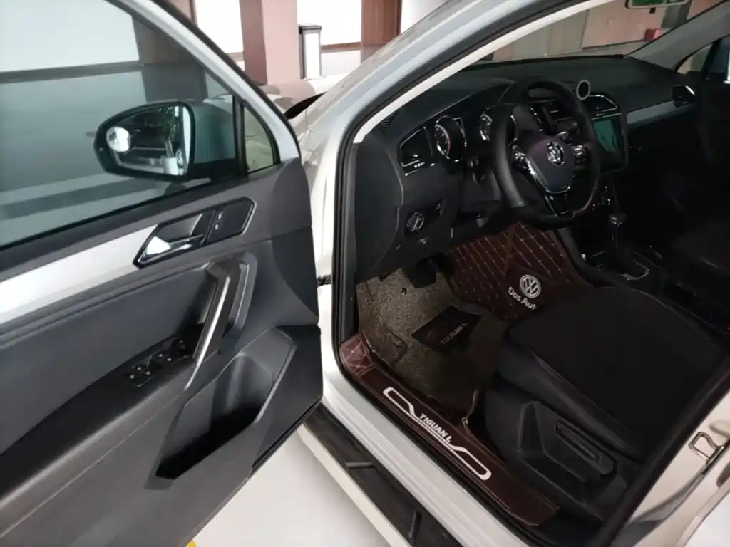 Volkswagen Tiguan L — миниатюра 16