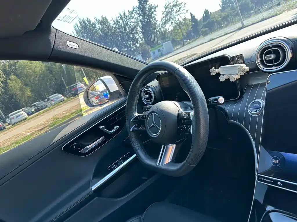 Mercedes-Benz C-Class — миниатюра 17