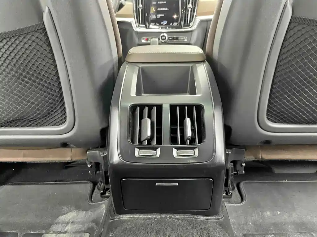 Volvo S90 — миниатюра 13