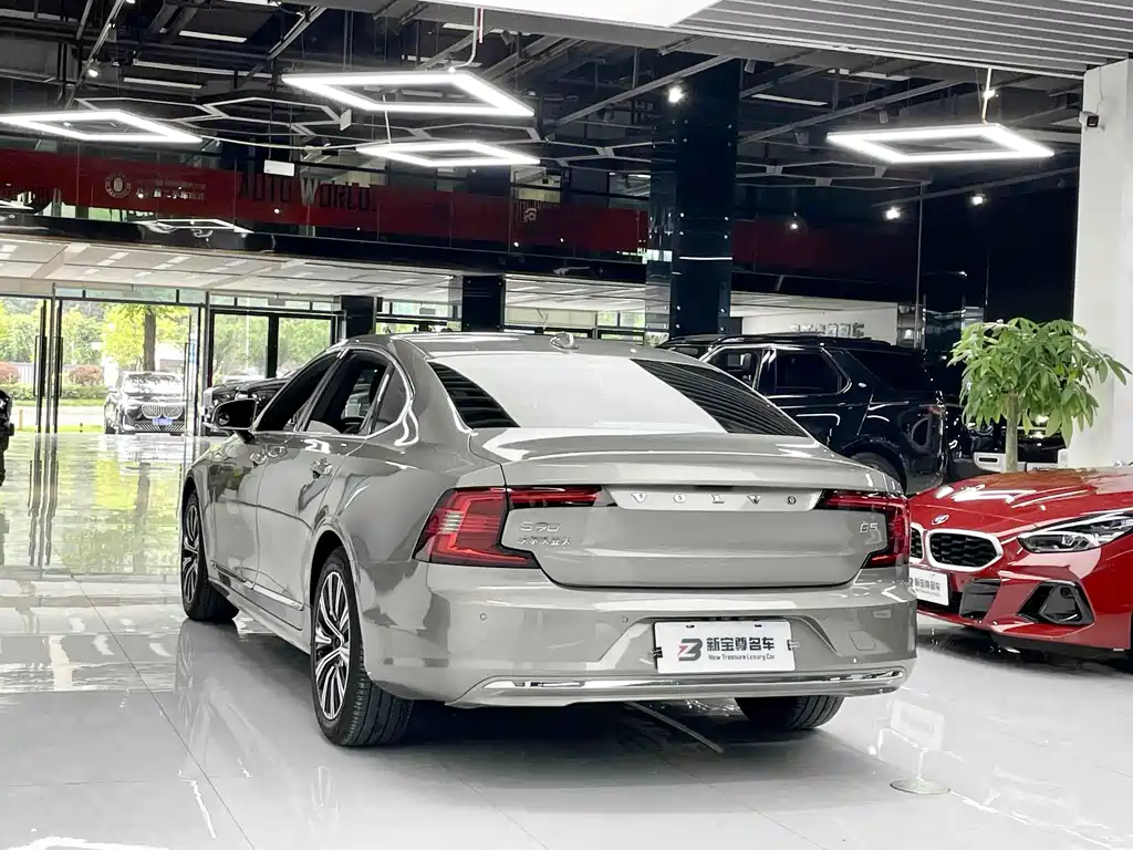 Volvo S90 — миниатюра 10