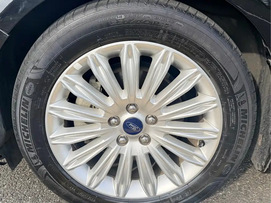 Ford Mondeo — миниатюра 8