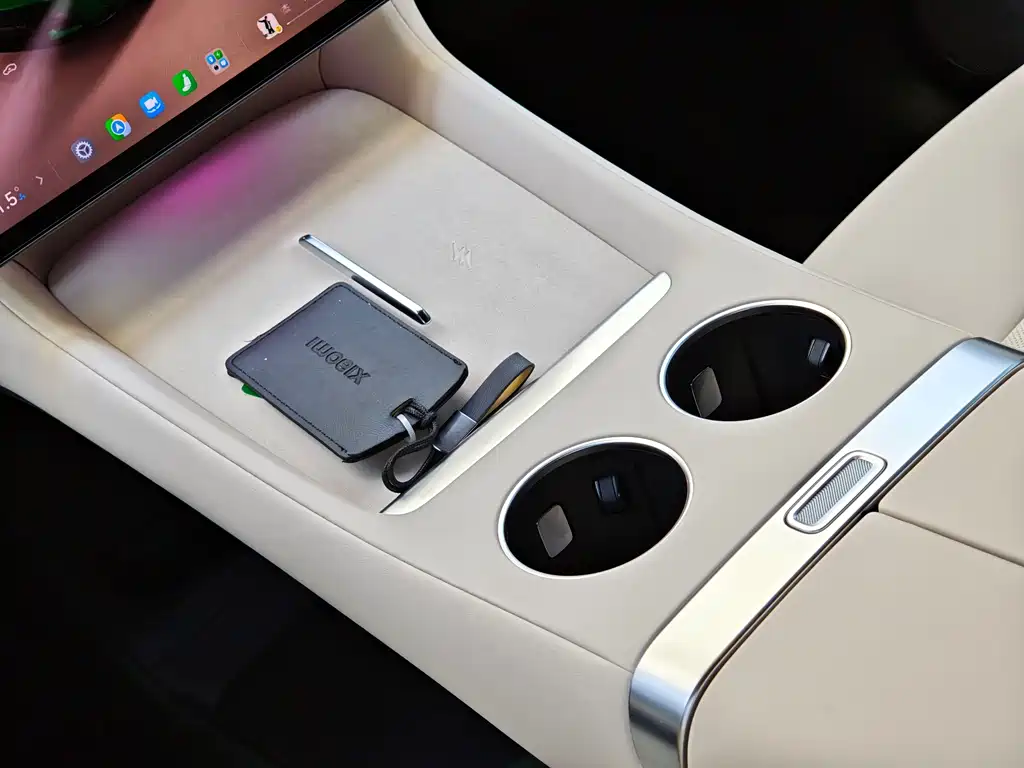 Xiaomi YU7 — миниатюра 17
