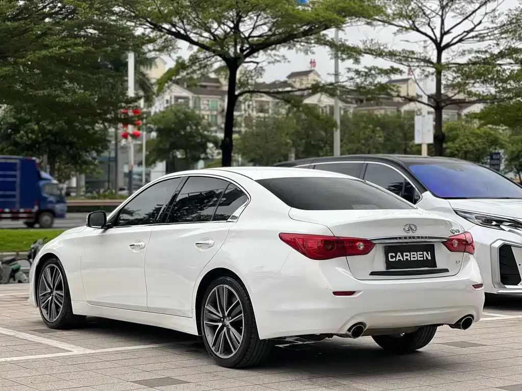 Infiniti Q50 2014 3.7L Luxury Sport