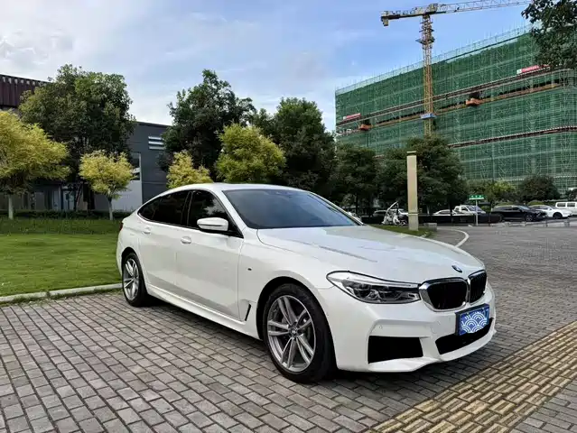 BMW 6-Series GT 2020 630i M — фото 1