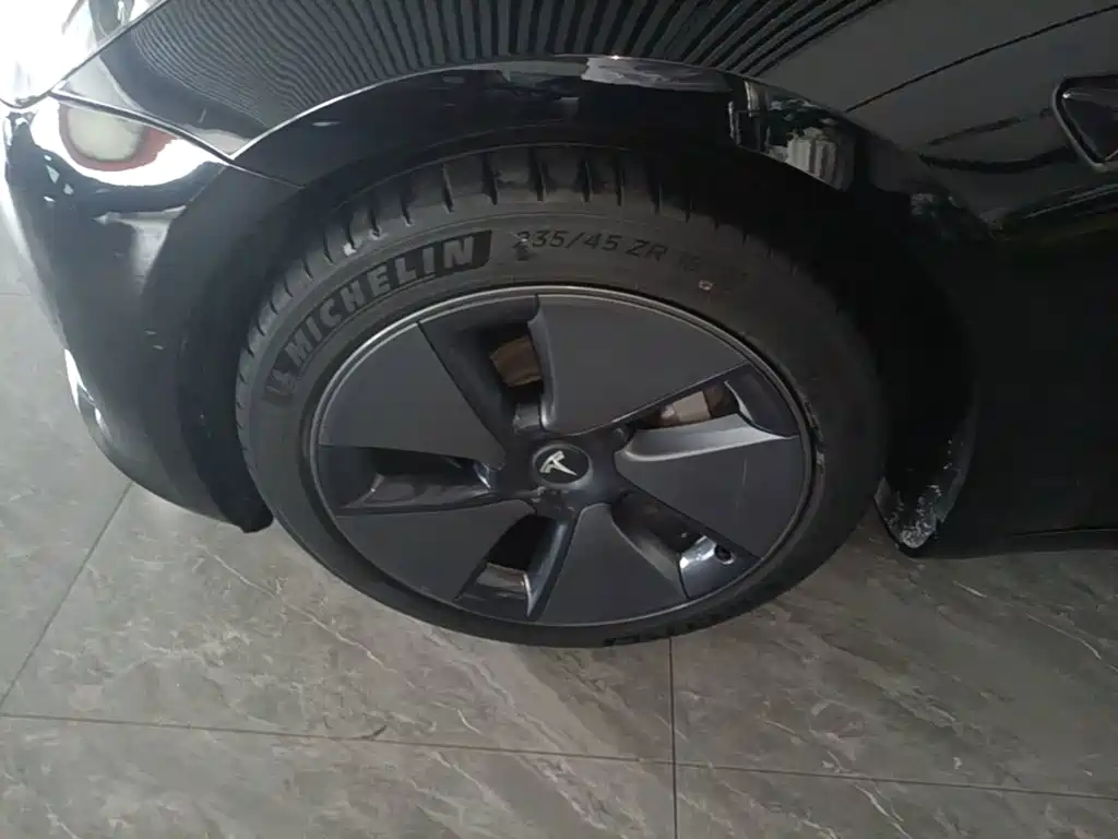 Tesla Model 3 — миниатюра 23