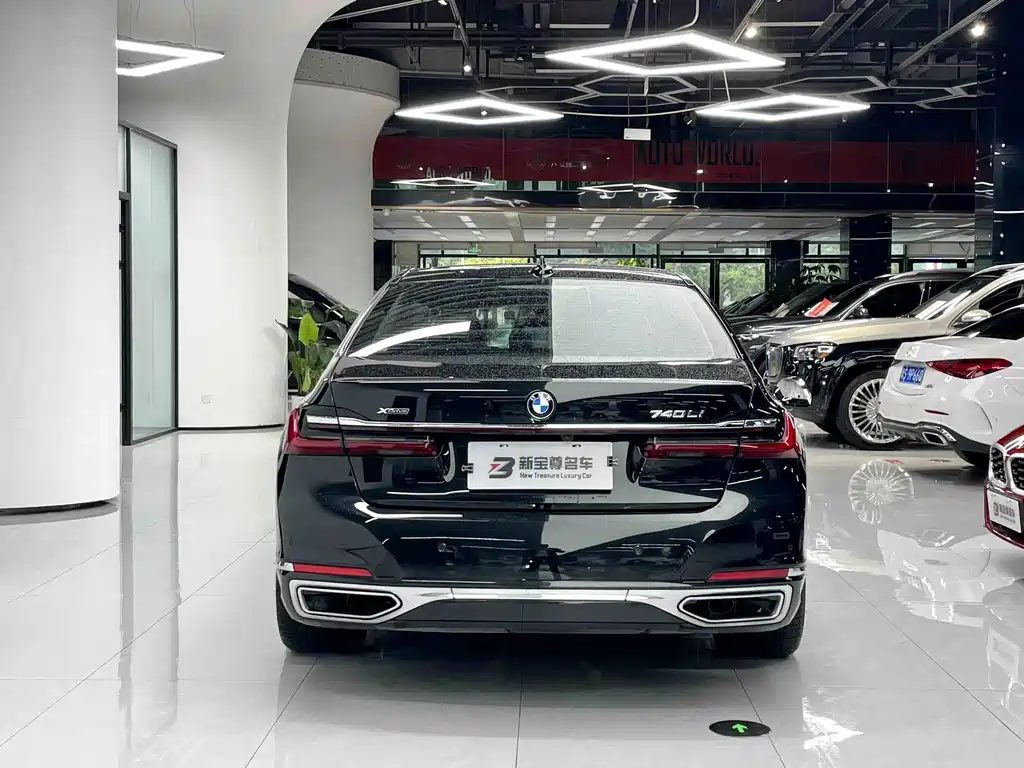 BMW 7 Series — миниатюра 10