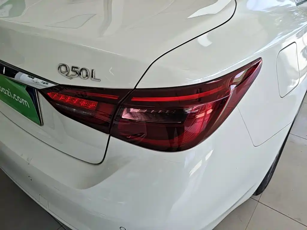 Infiniti Q50L — миниатюра 8