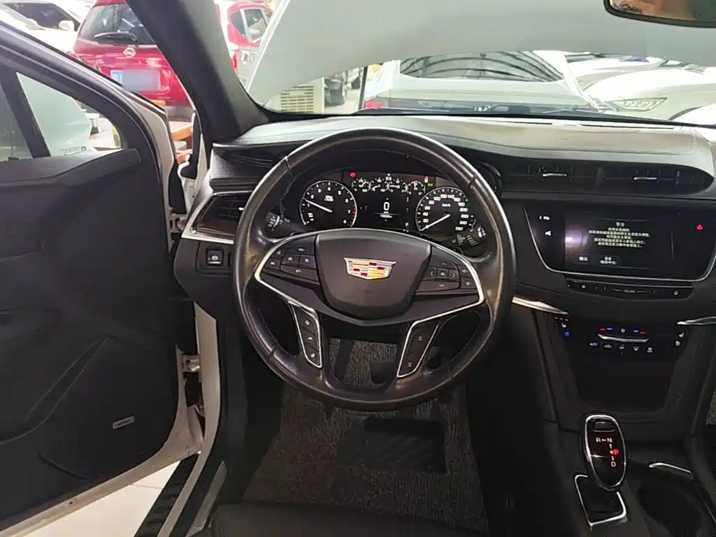Cadillac XT5 — миниатюра 11