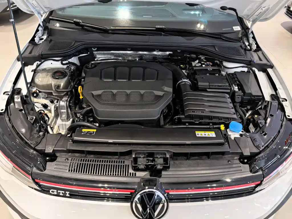 Volkswagen Golf GTI — миниатюра 6