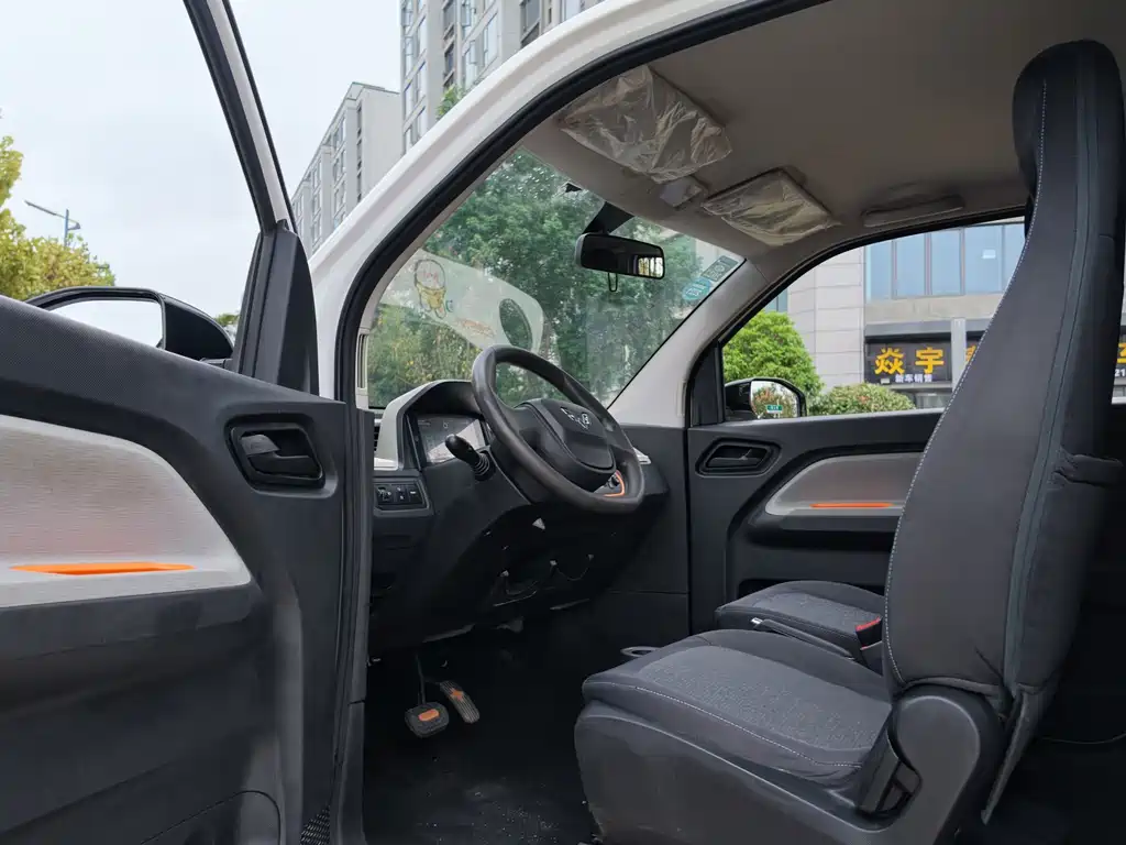 Wuling MINIEV — миниатюра 10