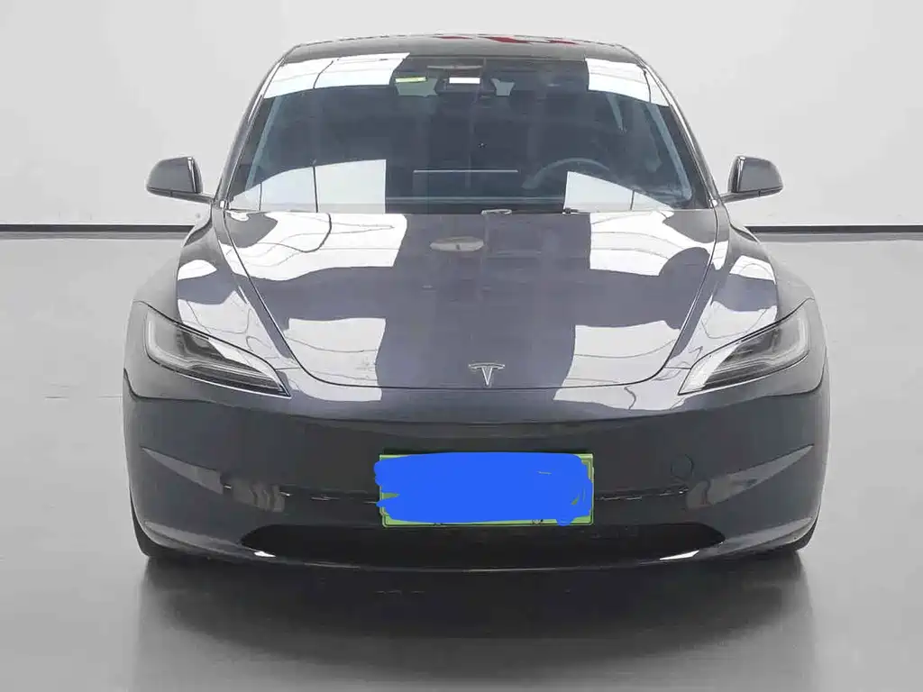 Tesla Model 3 — миниатюра 2