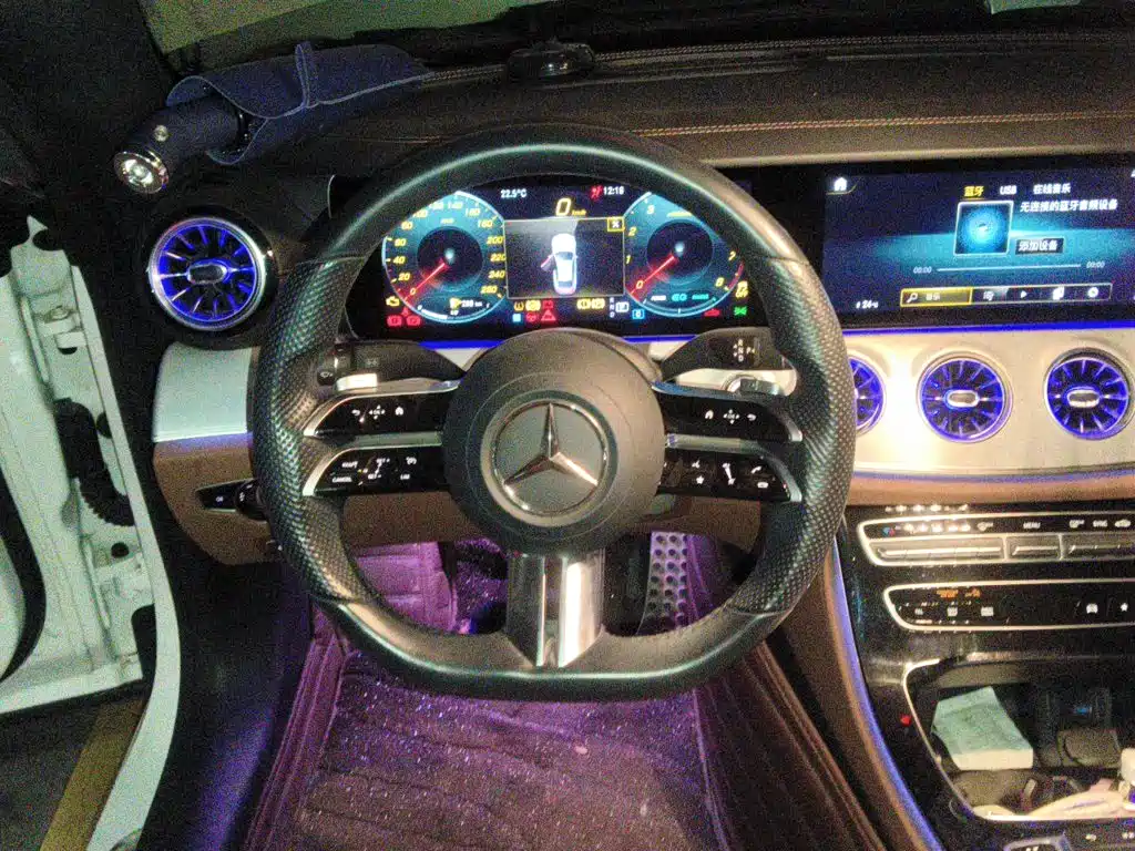 Mercedes-Benz E-Class (Import) — миниатюра 11