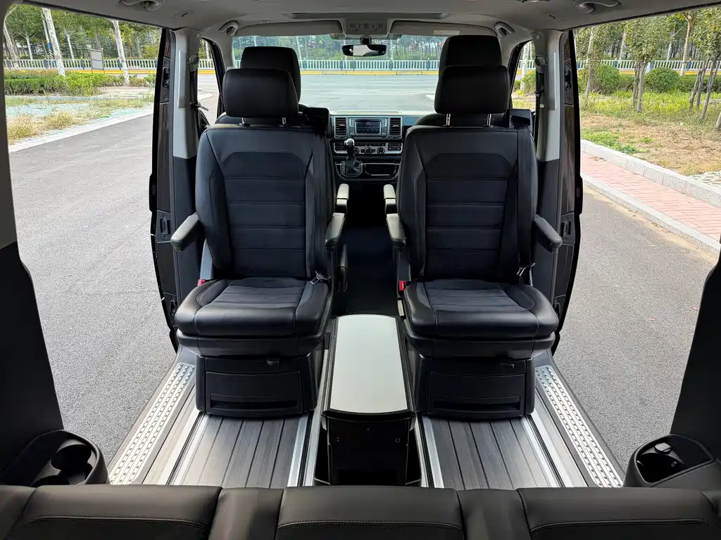 Volkswagen Multivan — миниатюра 16