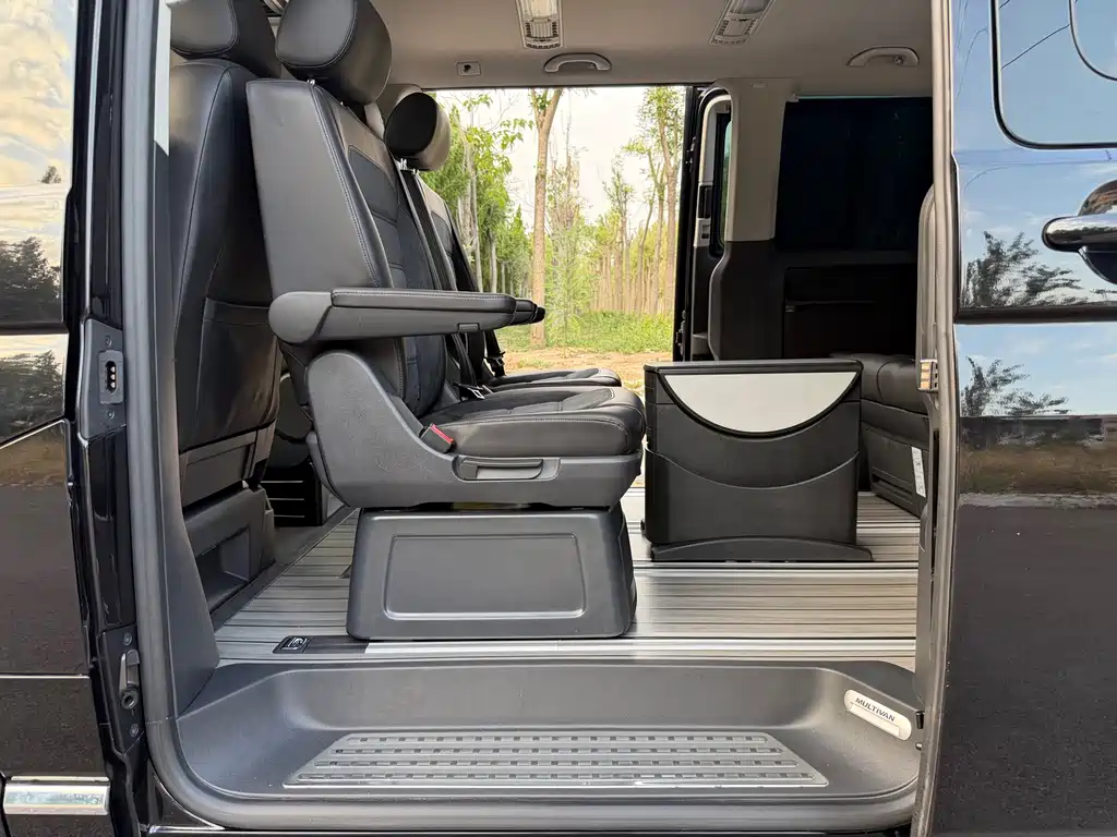 Volkswagen Multivan — миниатюра 22