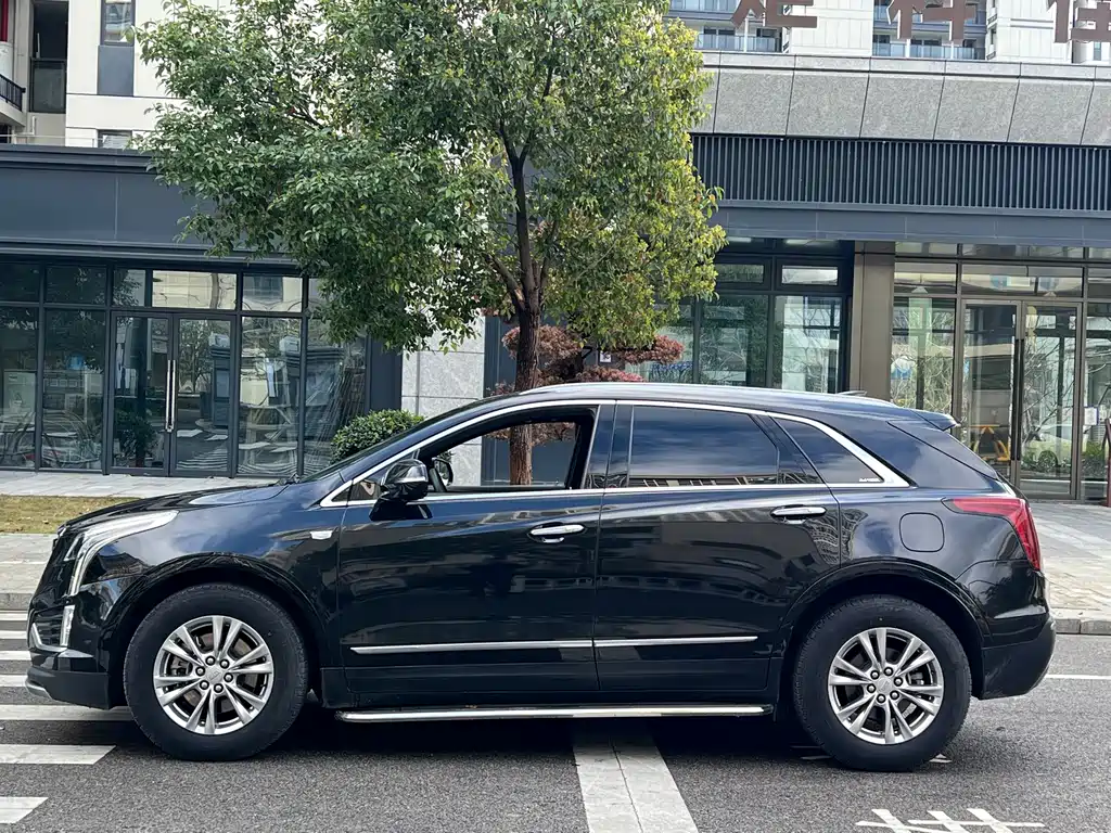 CADILLAC XT5