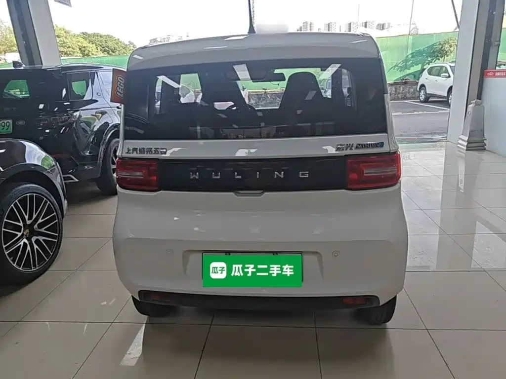 Wuling MINIEV — миниатюра 6
