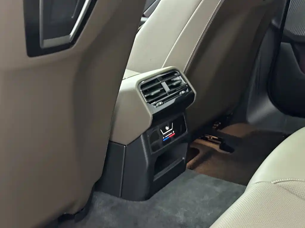 BMW 5 Series — миниатюра 18