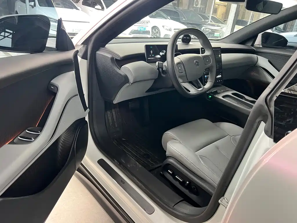 NIO NIO ET5
