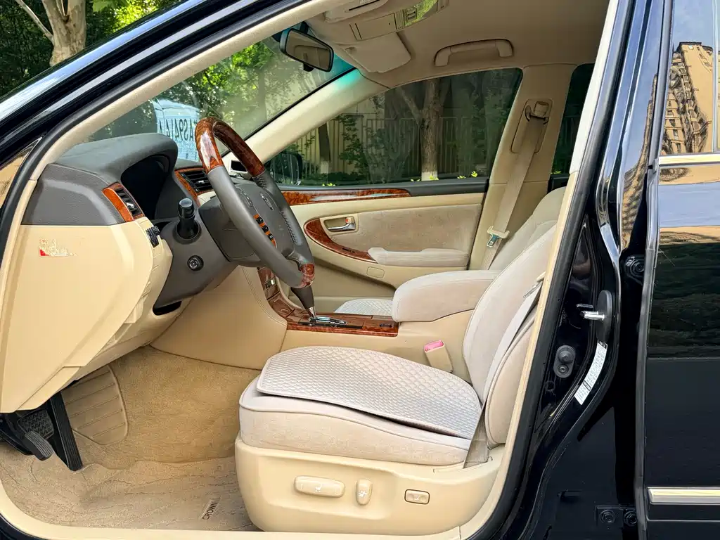 Toyota Crown 2005 2.5L Royal