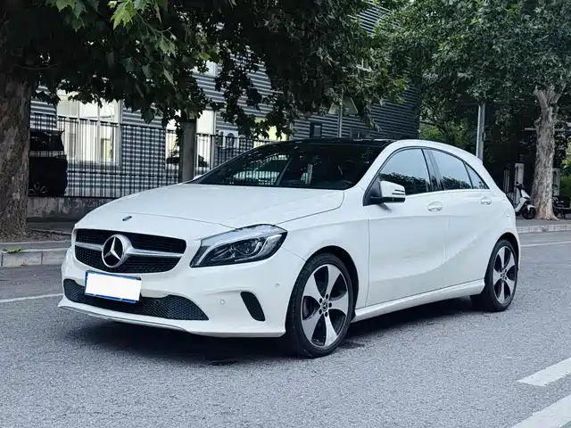 MERCEDES-BENZ  A CLASS 2017