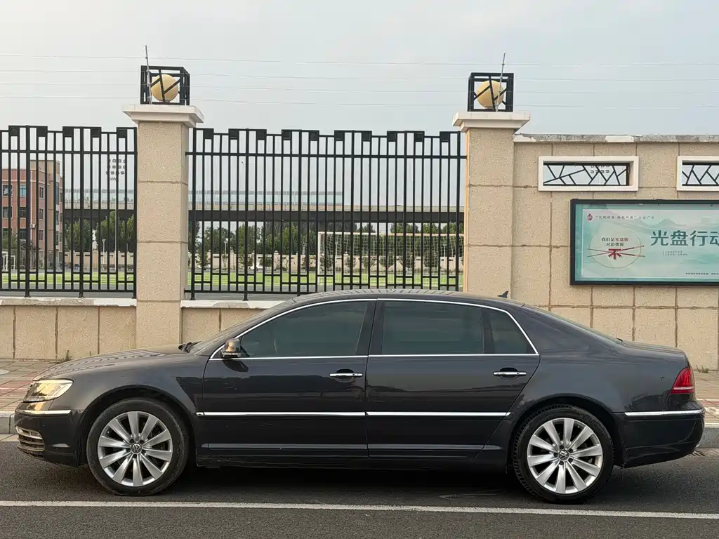 Volkswagen Phaeton — миниатюра 3