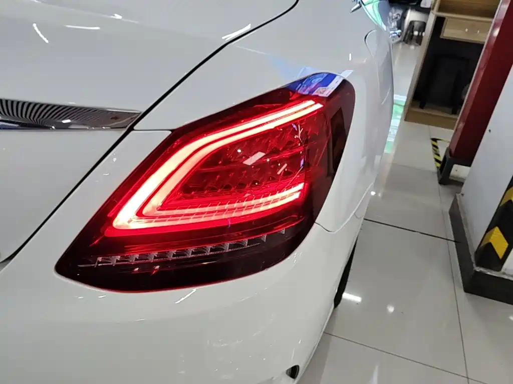 Mercedes-Benz C-Class — миниатюра 8