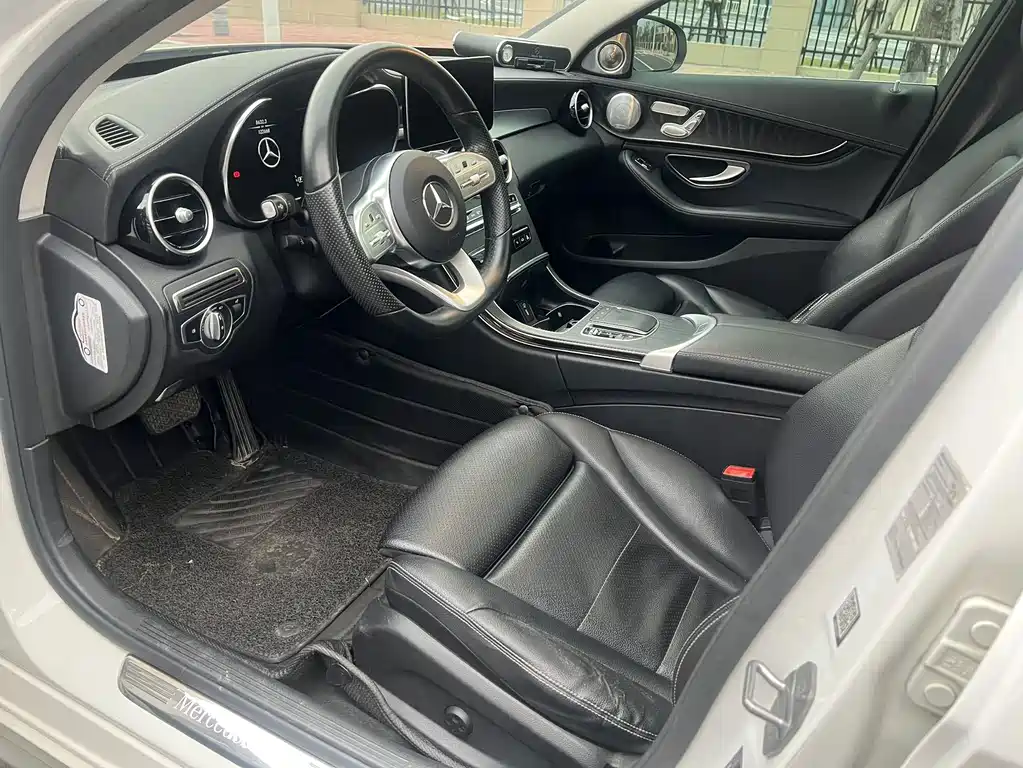 Mercedes-Benz C-Class — миниатюра 4