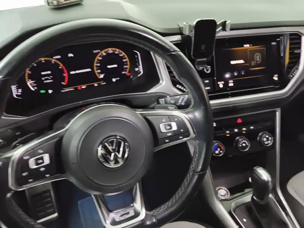 Volkswagen T-Roc — миниатюра 10