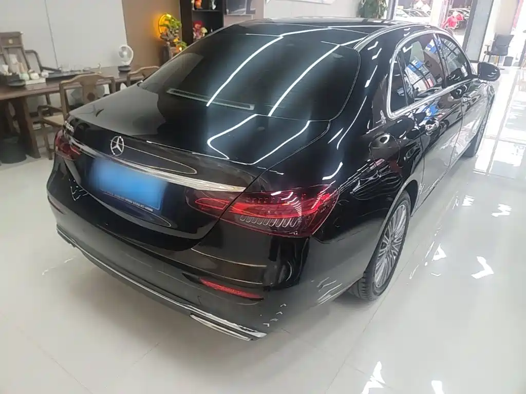 Mercedes-Benz E-Class — миниатюра 7