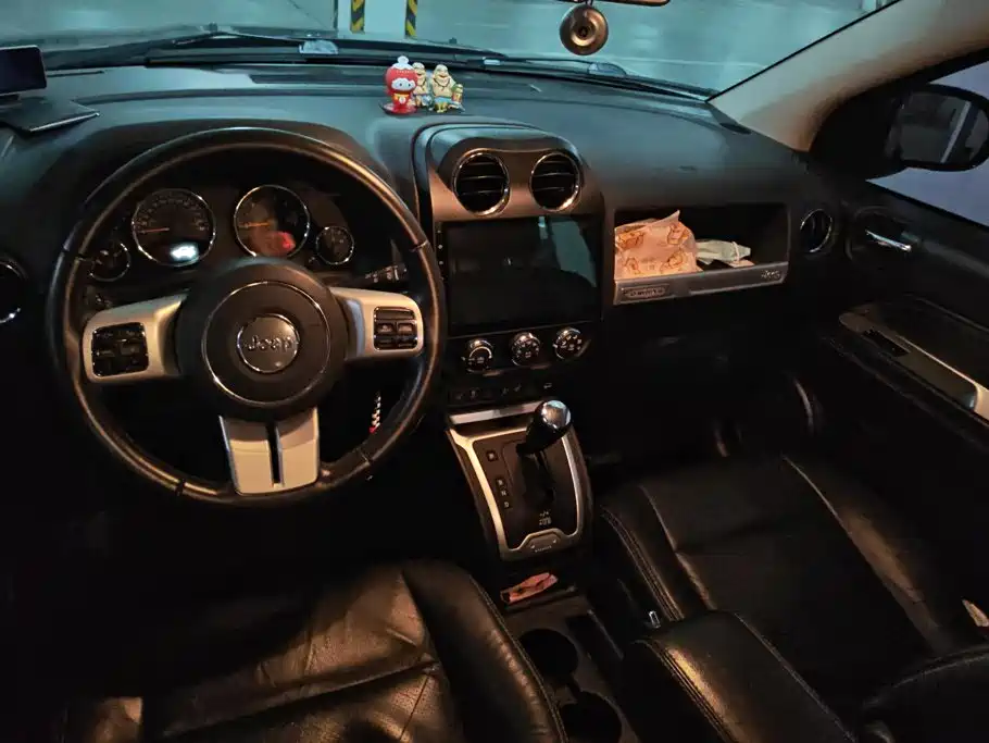 Jeep Compass (Import) — миниатюра 12