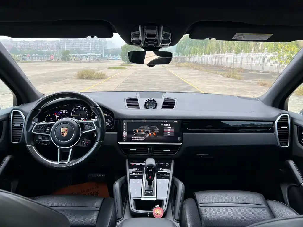 Porsche Cayenne Hybrid — миниатюра 6