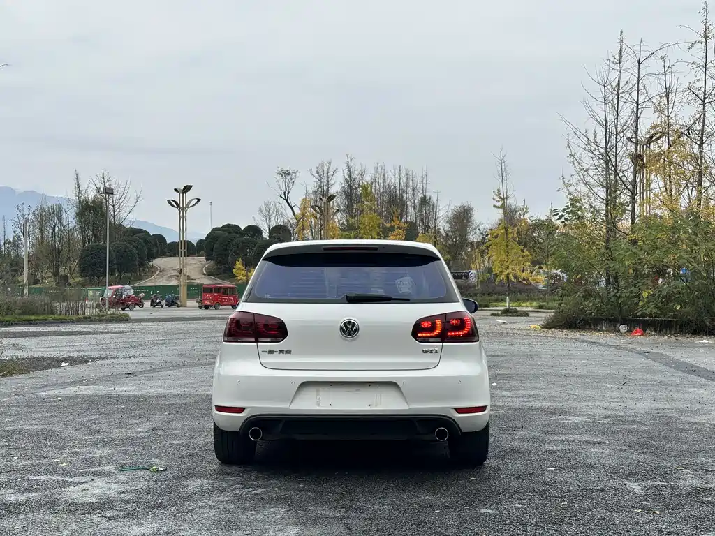 Volkswagen Golf GTI GTI 2012 2.0TSI GTI