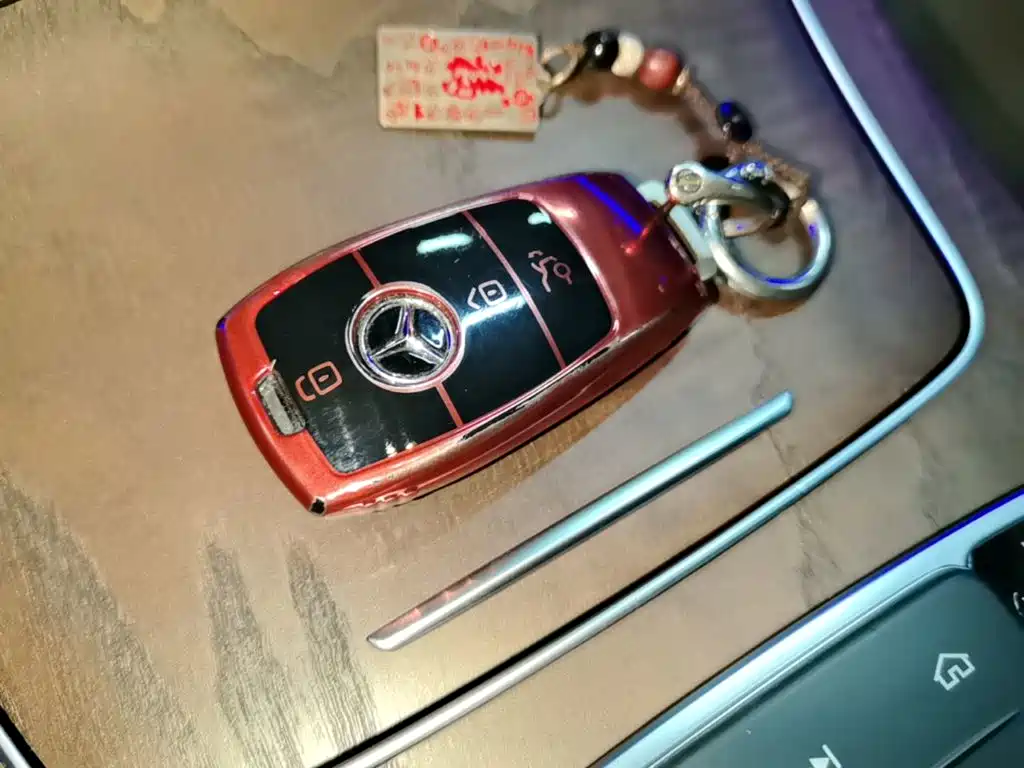 Mercedes-Benz E-Class — миниатюра 9