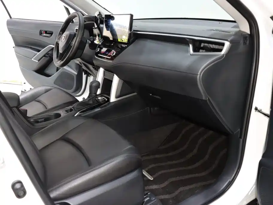 Toyota Corolla Cross — миниатюра 8