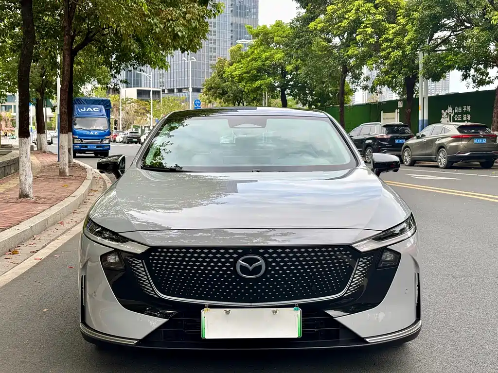 MAZDA EZ 6