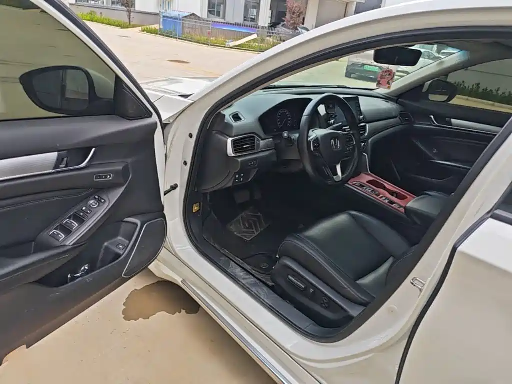 Honda Accord — миниатюра 13