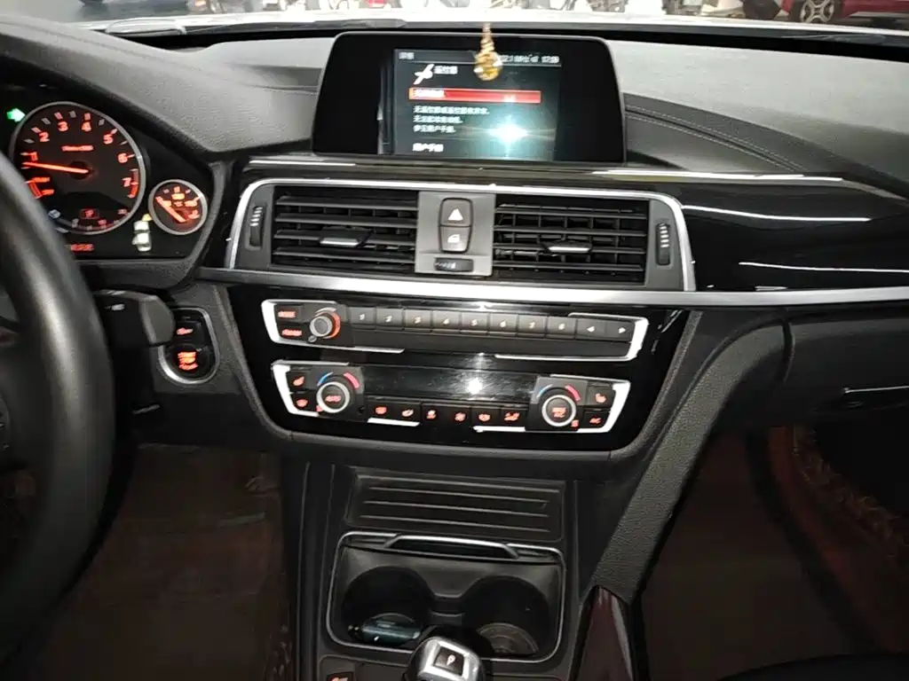 BMW 3 Series — миниатюра 13